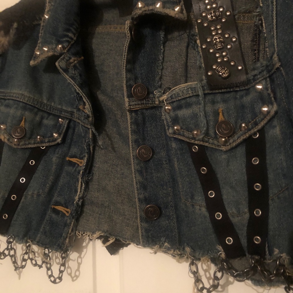 Jean jacket - Picture 2 of 4